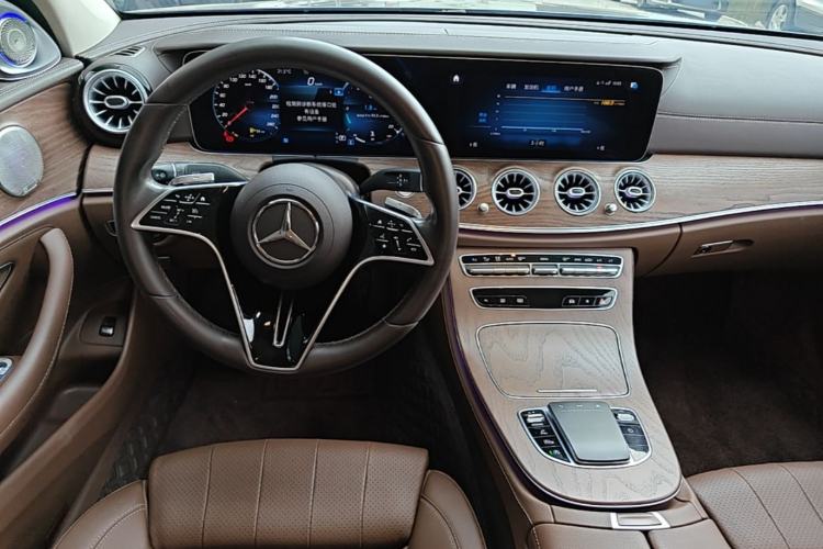 Used Mercedes-Benz E-Class 2022 E 260 L Center Console