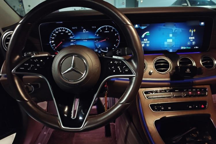 Used Mercedes-Benz E-Class 2022 Second Facelift E 300 L Fashion Edition Center Console