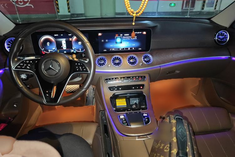 Used Mercedes-Benz E-Class 2022 Updated E 300 L Luxury Edition Center Console