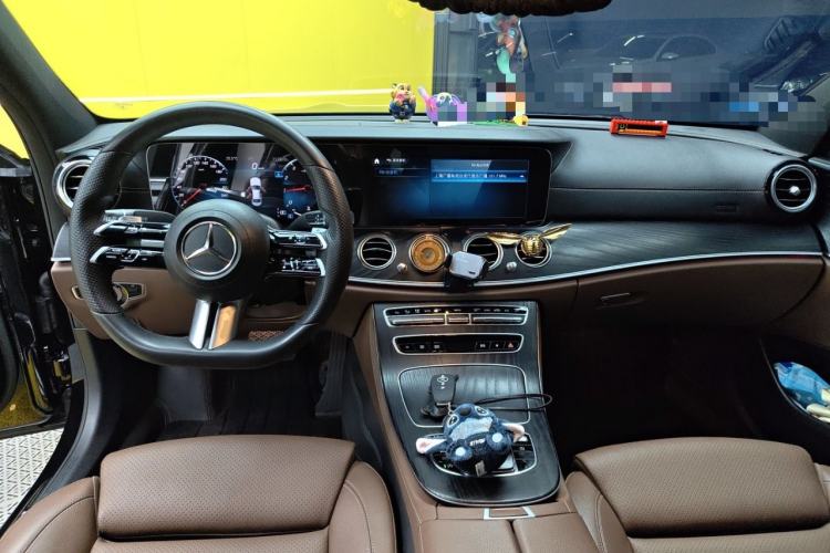 Used Mercedes-Benz E-Class 2022 Revised E 300 L Sporty and Stylish Edition Center Console