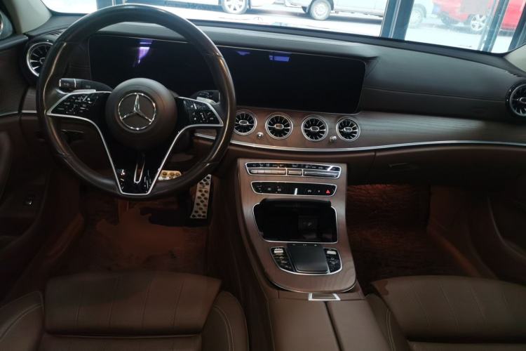 Used Mercedes-Benz E-Class 2022 Updated E 300 L Luxury Edition Center Console