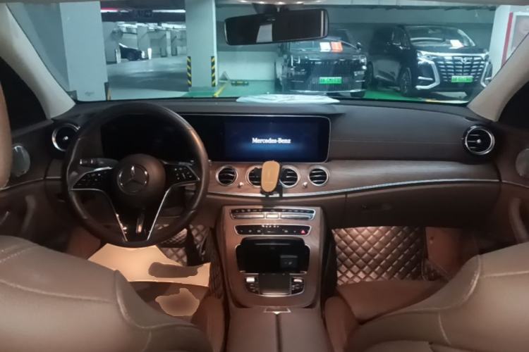 Used Mercedes-Benz E-Class 2022 Second Facelift E 300 L Luxury Edition Center Console