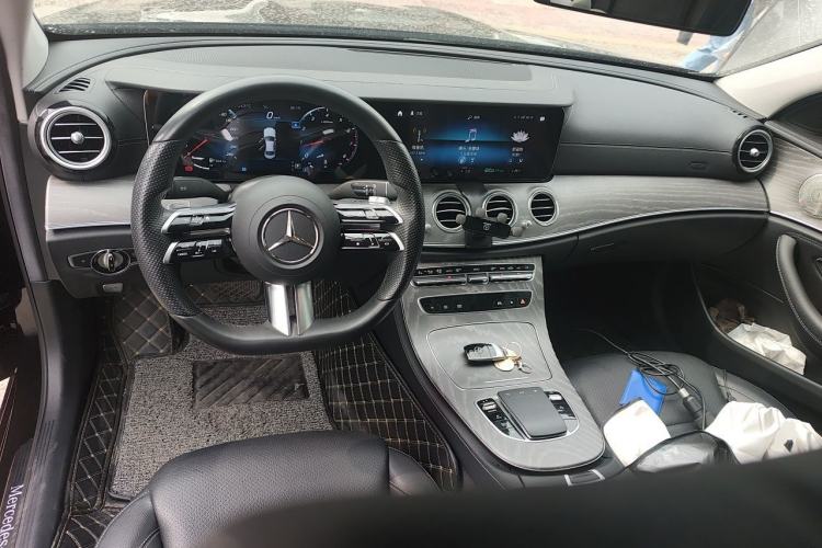 Used Mercedes-Benz E-Class 2022 Revised Version E 300 L Sport Luxury Edition Center Console
