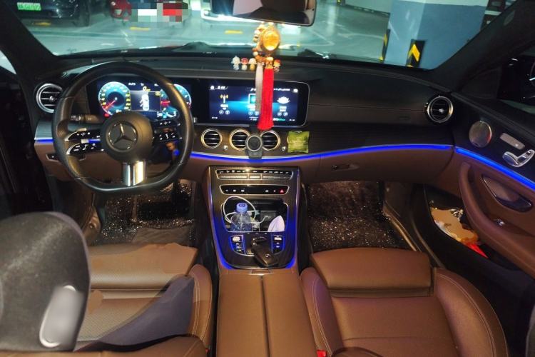 Used Mercedes-Benz E-Class 2022 Updated E 300 L Luxury Edition Center Console