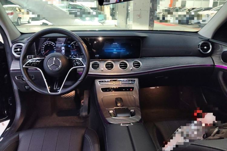 Used Mercedes-Benz E-Class 2022 E 300 L Stylish Model Center Console