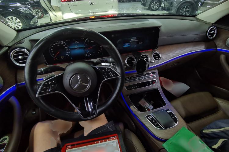Used Mercedes-Benz E-Class 2022 Updated E 300 L Luxury Edition Center Console