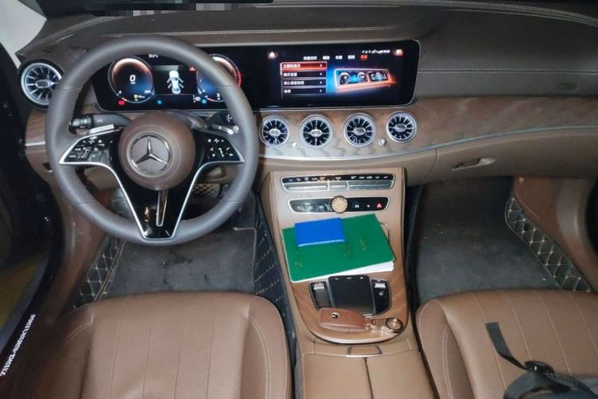 Used Mercedes-Benz E-Class 2022 Revised Version E 300 L Fashion Edition Center Console
