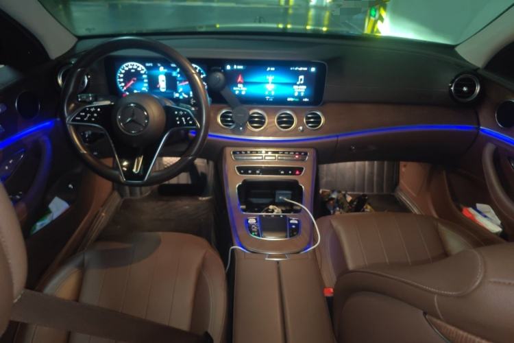 Used Mercedes-Benz E-Class 2022 Revised Version E 300 L Fashion Edition Center Console