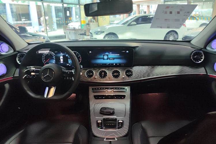 Used Mercedes-Benz E-Class 2022 Revised Version E 300 L Sport Luxury Edition Center Console