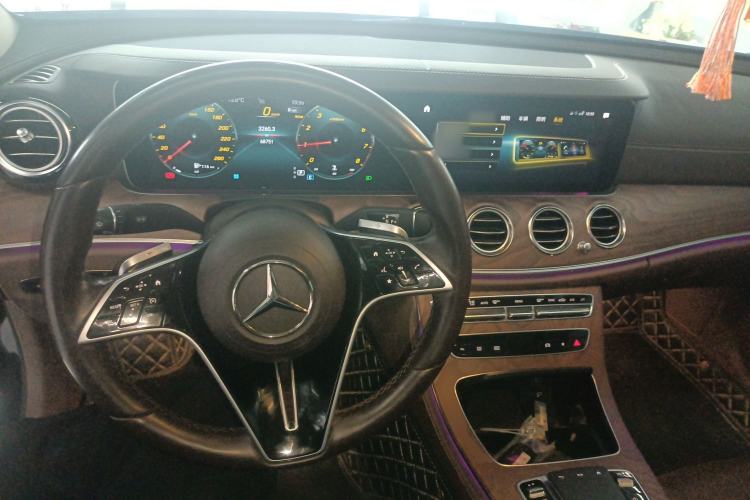 Used Mercedes-Benz E-Class 2022 Second Facelift E 260 L Center Console