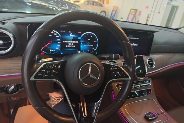 Used Mercedes-Benz E-Class 2022 Updated E 300 L Luxury Edition Center Console