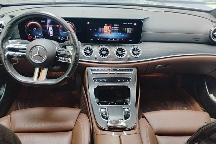 Used Mercedes-Benz E-Class 2022 Revised E 300 L Sporty and Stylish Edition Center Console