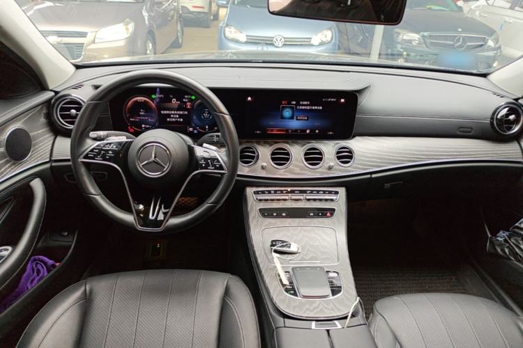 Used Mercedes-Benz E-Class 2022 Revised Version E 300 L Fashion Edition Center Console