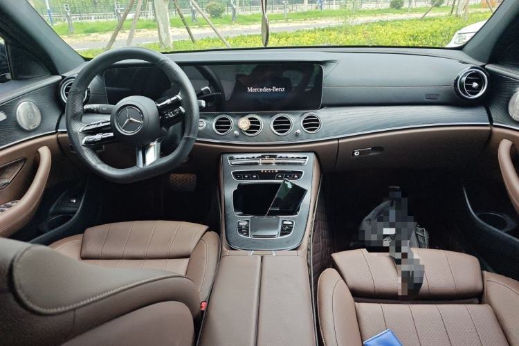Used Mercedes-Benz E-Class 2022 E 300 Stylish Sports Edition Center Console
