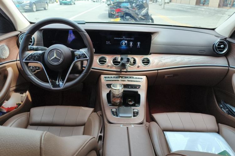 Used Mercedes-Benz E-Class 2022 Updated E 300 L Luxury Edition Center Console