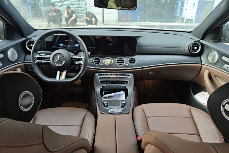 Used Mercedes-Benz E-Class 2022 Revised Version E 300 L Sport Luxury Edition Center Console