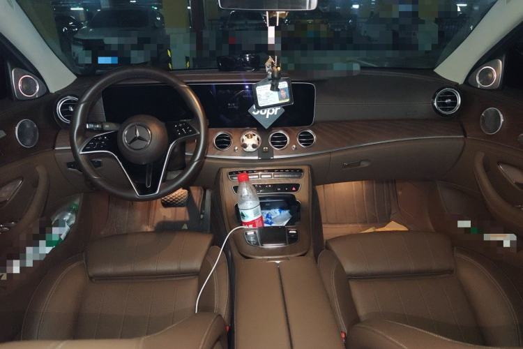 Used Mercedes-Benz E-Class 2022 E 260 L Center Console
