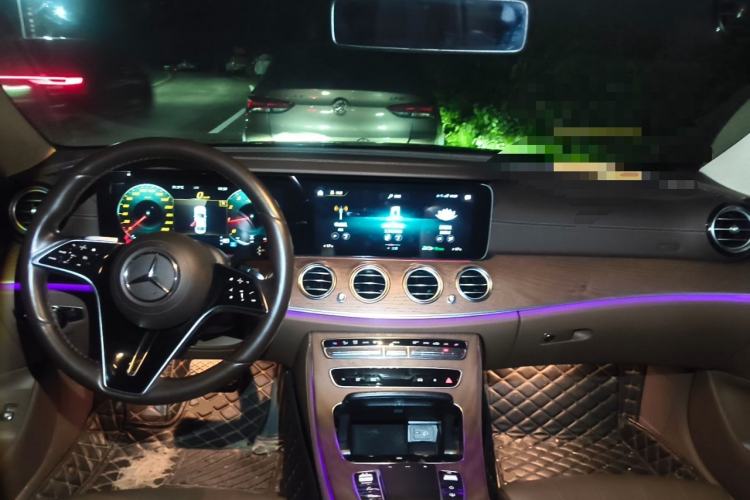 Used Mercedes-Benz E-Class 2022 Updated E 300 L Luxury Edition Center Console
