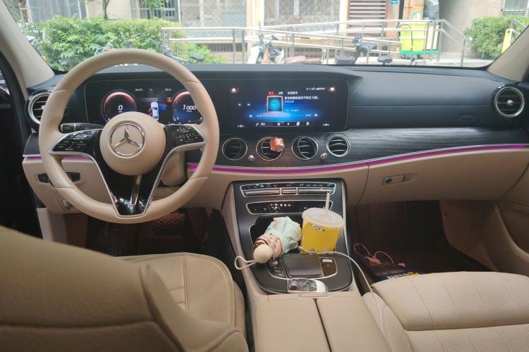 Used Mercedes-Benz E-Class 2022 E 260 L Center Console