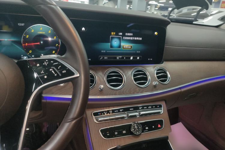 Used Mercedes-Benz E-Class 2022 Updated E 300 L Luxury Edition Center Console