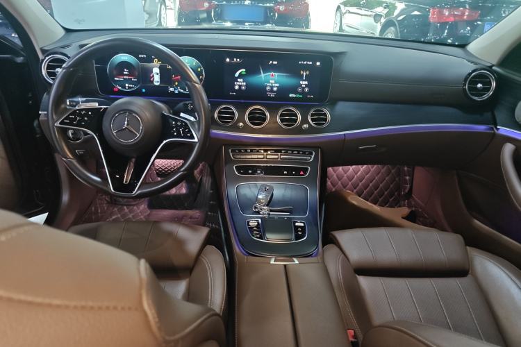 Used Mercedes-Benz E-Class 2022 Updated E 300 L Luxury Edition Center Console