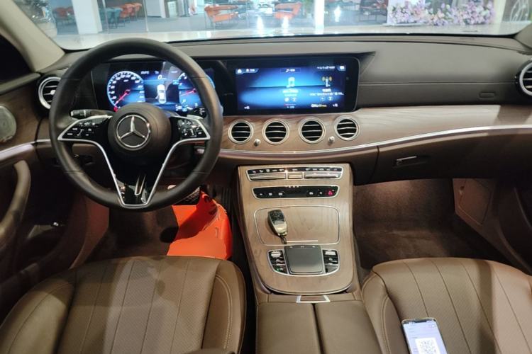Used Mercedes-Benz E-Class 2022 Revised Version E 300 L Luxury Edition Center Console