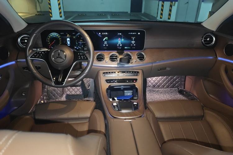 Used Mercedes-Benz E-Class 2022 Second Facelift E 260 L Center Console