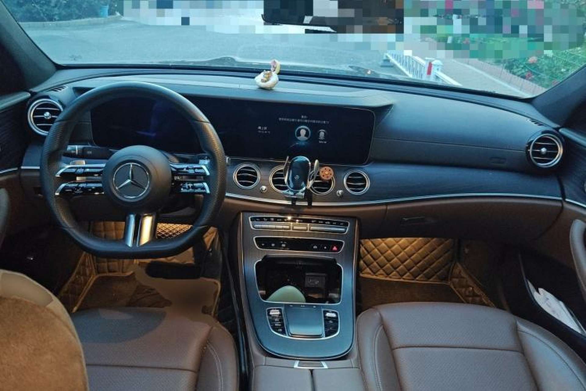 Used Mercedes-Benz E-Class 2022 Second Facelift E 300 L Sporty and Stylish Edition Center Console