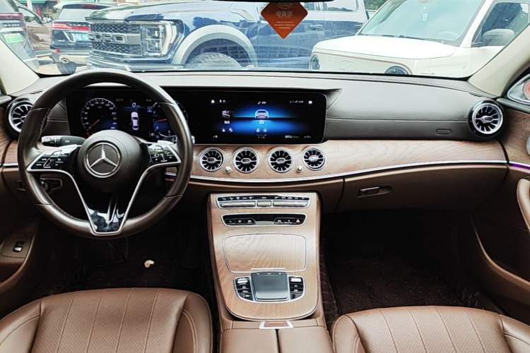 Used Mercedes-Benz E-Class 2022 Revised Version E 300 L Luxury Edition Center Console