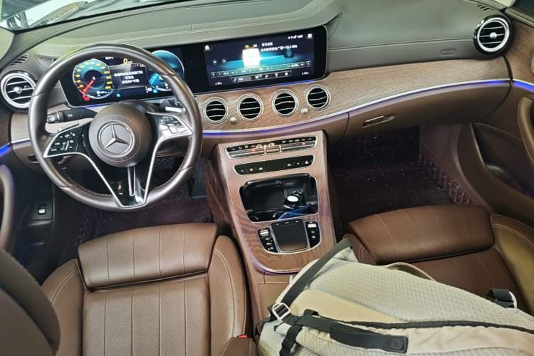 Used Mercedes-Benz E-Class 2022 Second Facelift E 300 L Luxury Edition Center Console