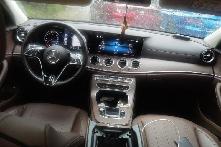 Used Mercedes-Benz E-Class 2022 E 300 L Stylish Model Center Console