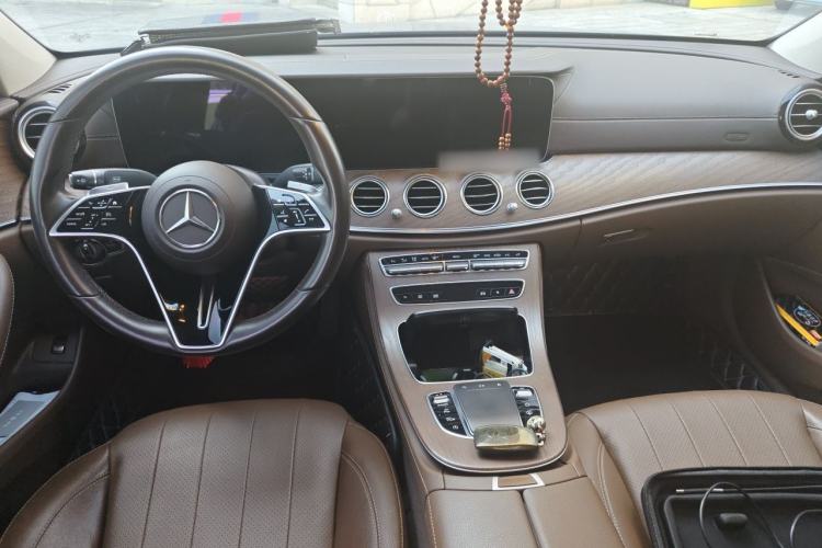 Used Mercedes-Benz E-Class 2022 E 300 L Luxury Model Center Console