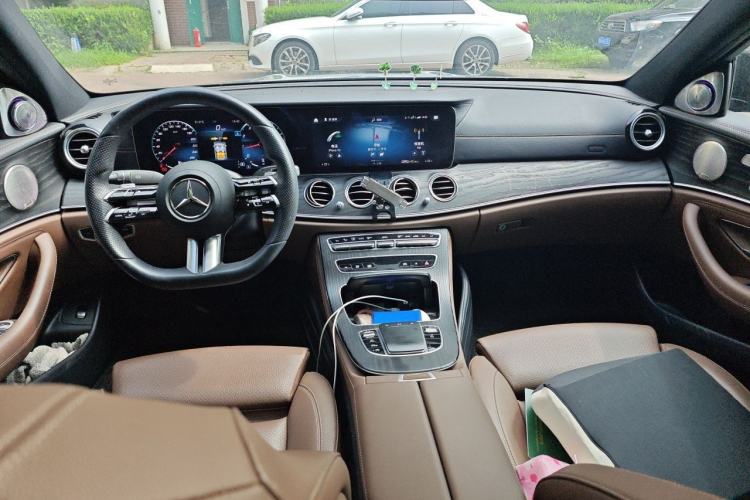 Used Mercedes-Benz E-Class 2022 Revised E 300 L Sporty and Stylish Edition Center Console