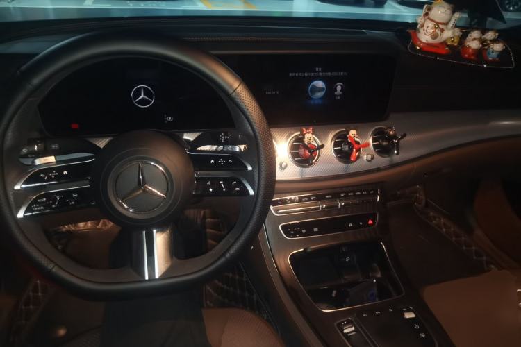 Used Mercedes-Benz E-Class 2022 Second Facelift E 300 L Sport Luxury Edition Center Console