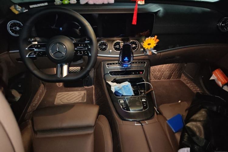 Used Mercedes-Benz E-Class 2022 Second Facelift E 300 L Sport Luxury Edition Center Console
