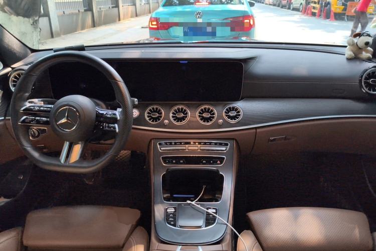 Used Mercedes-Benz E-Class 2022 Restyled E 260 L Sport Edition Center Console