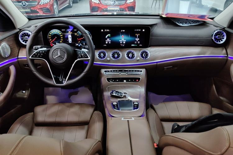 Used Mercedes-Benz E-Class 2022 Second Facelift E 300 L Luxury Edition Center Console
