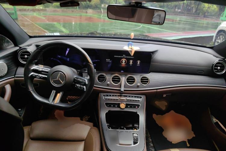 Used Mercedes-Benz E-Class 2022 E 260 L Sport Edition Center Console