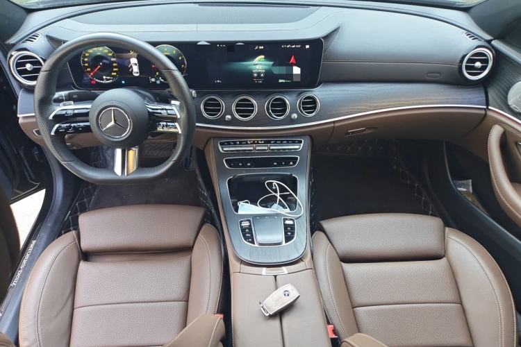 Used Mercedes-Benz E-Class 2022 Second Facelift E 300 L Sport Luxury Edition Center Console