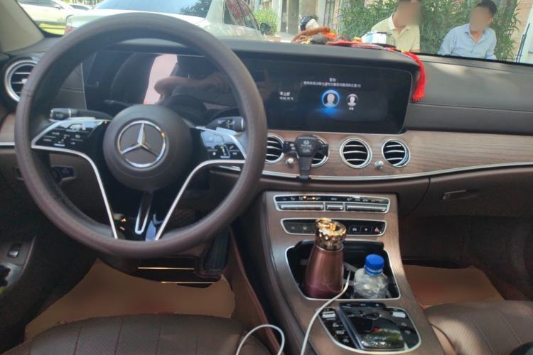 Used Mercedes-Benz E-Class 2022 E 300 Luxury Sport Edition Center Console