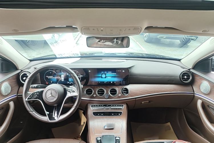 Used Mercedes-Benz E-Class 2022 Revised Version E 300 L Luxury Edition Center Console