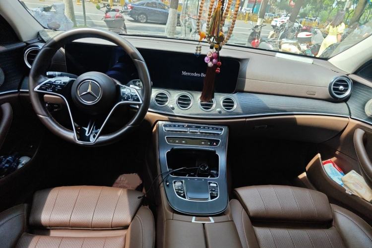 Used Mercedes-Benz E-Class 2022 Second Facelift E 300 L Luxury Edition Center Console
