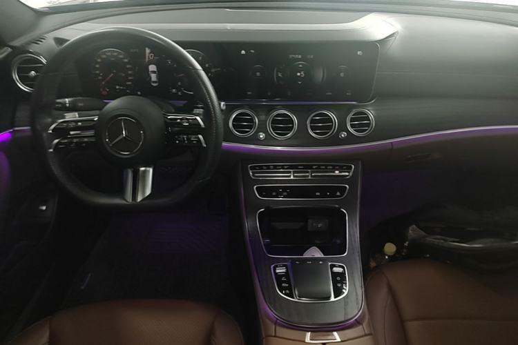 Used Mercedes-Benz E-Class 2022 Revised Version E 300 L Sport Luxury Edition Center Console