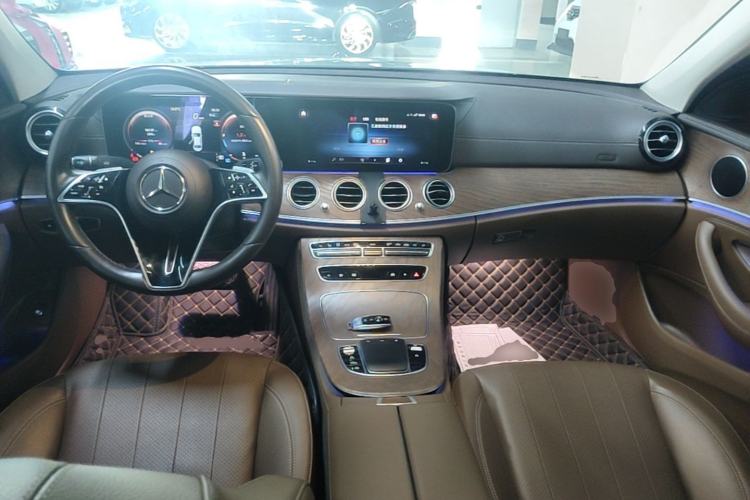 Used Mercedes-Benz E-Class 2022 Revised Version E 300 L Fashion Edition Center Console