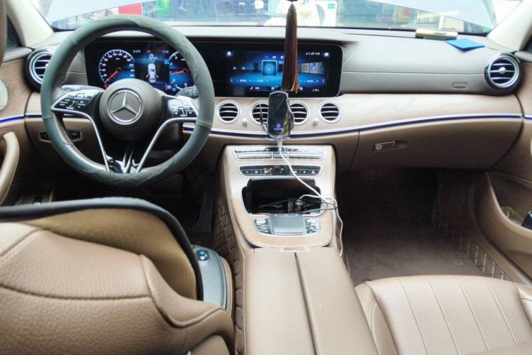 Used Mercedes-Benz E-Class 2022 Revised Version E 300 L Luxury Edition Center Console