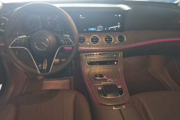 Used Mercedes-Benz E-Class 2022 E 300 L Stylish Model Center Console