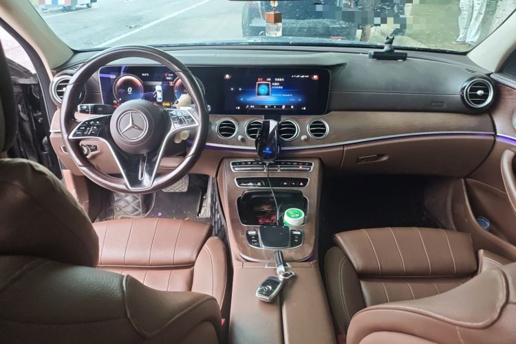 Used Mercedes-Benz E-Class 2022 Updated E 300 L Luxury Edition Center Console