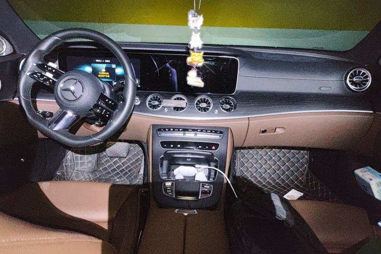 Used Mercedes-Benz E-Class 2022 E 260 L Sport Edition Center Console