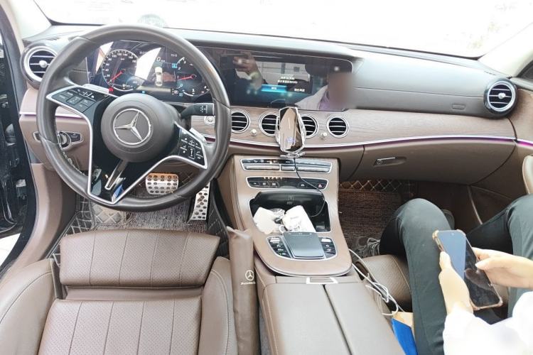 Used Mercedes-Benz E-Class 2022 Second Facelift E 300 L Luxury Edition Center Console