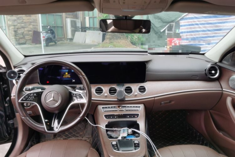 Used Mercedes-Benz E-Class 2022 Revised Version E 300 L Fashion Edition Center Console